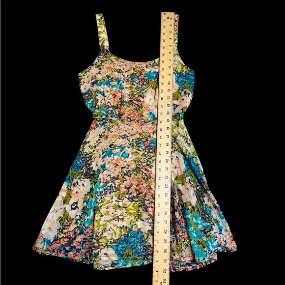 Lucca Couture Dress - Picture 8 of 8